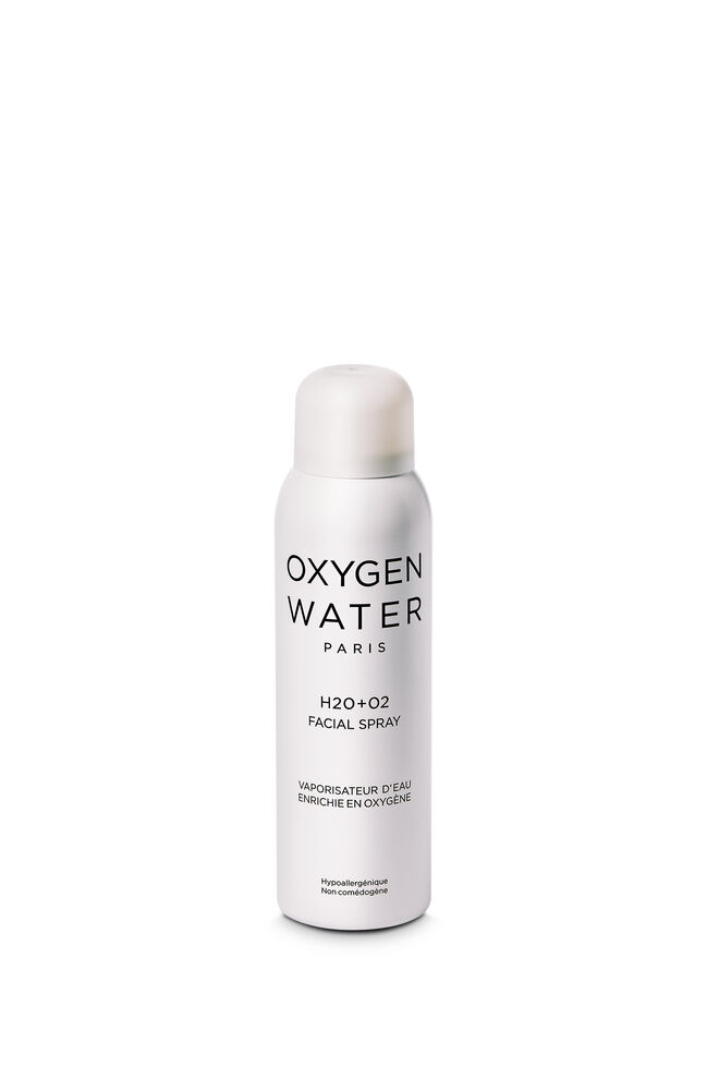 Oxygen Water vaporizador (€12), da França. Contém 707ml/L de oxigénio que permanece estável na água durante dois anos e não se evapora após abrir a embalagem. Possui características energizantes, pode ser uma alternativa ao café e às bebidas energéticas – e melhor, sem calorias, nem conservantes artificiais. Ajuda a combater o stresse, a fadiga e o “mal da montanha”. Fortalece o sistema nervoso e imunitário, maximiza a resistência física e a recuperação muscular, e diminui as dores de cabeça e enxaquecas, além de aumentar a concentração, o estado de alerta e a memória