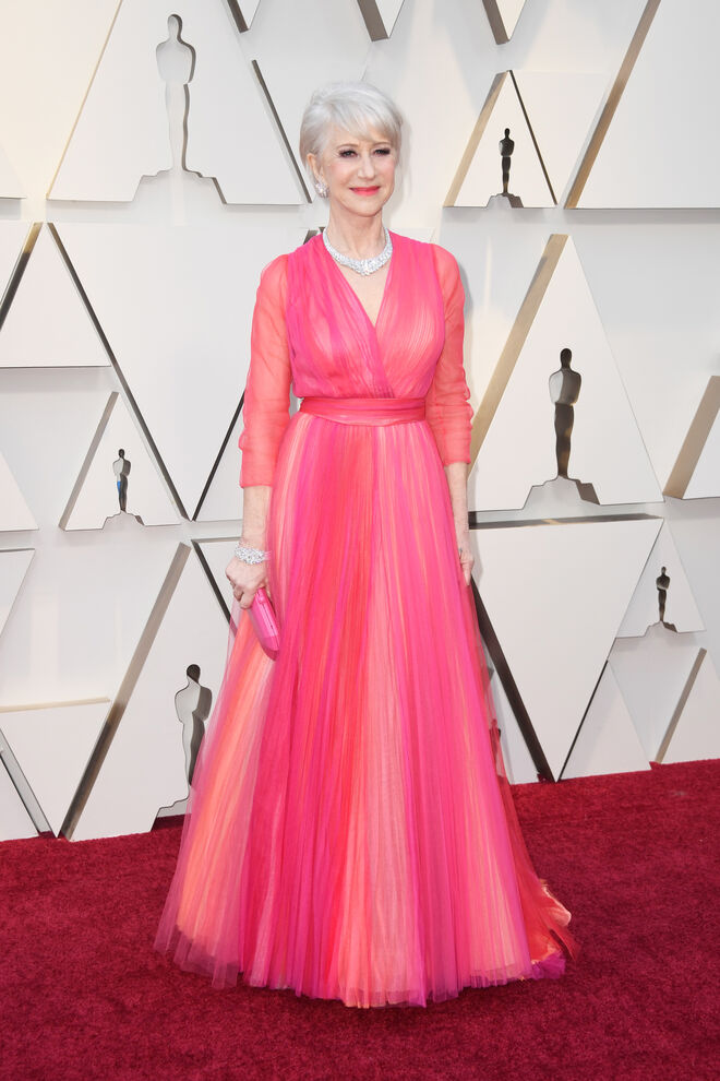 Helen Mirren em Schiaparelli Alta-Costura e joias Harry Winston