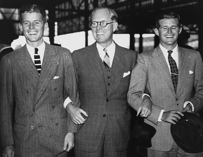 John Kennedy, Joseph Kennedy Sr. e Joseph Jr. Kennedy