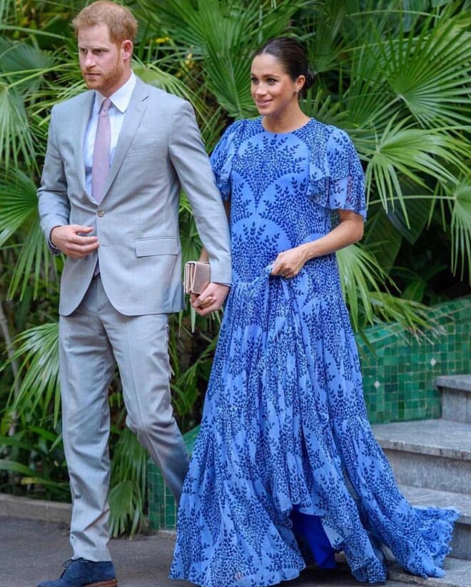 Meghan num vestido Carolina Herrera.