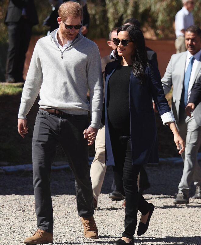 Meghan com um blazer da sua amiga designer, Misha Nonoo.
