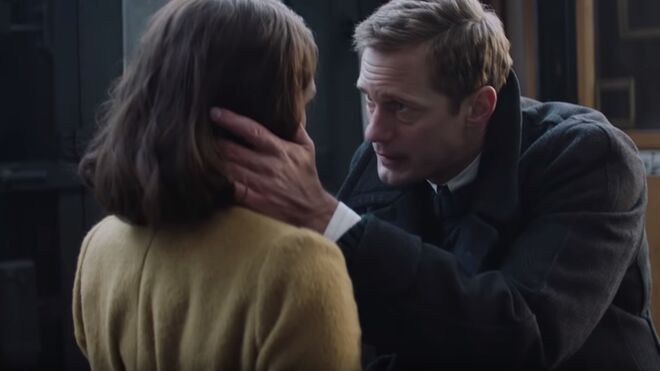 Os dois vivem um romance sórdido e proibido. Estreia mundial a 15 de março.