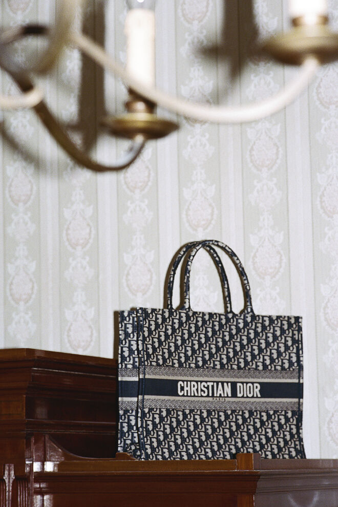 MyTheresa, Mala personalizada Dior