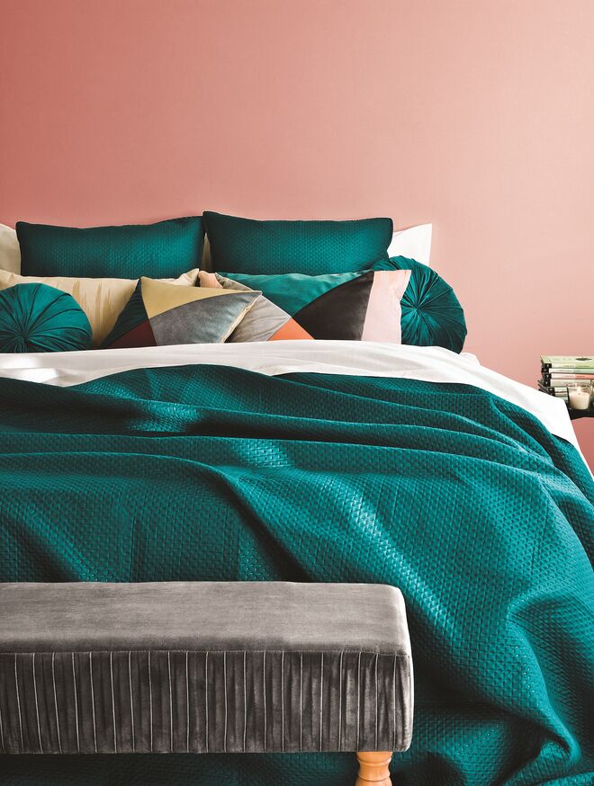 DeBrola, Cama Blush Living