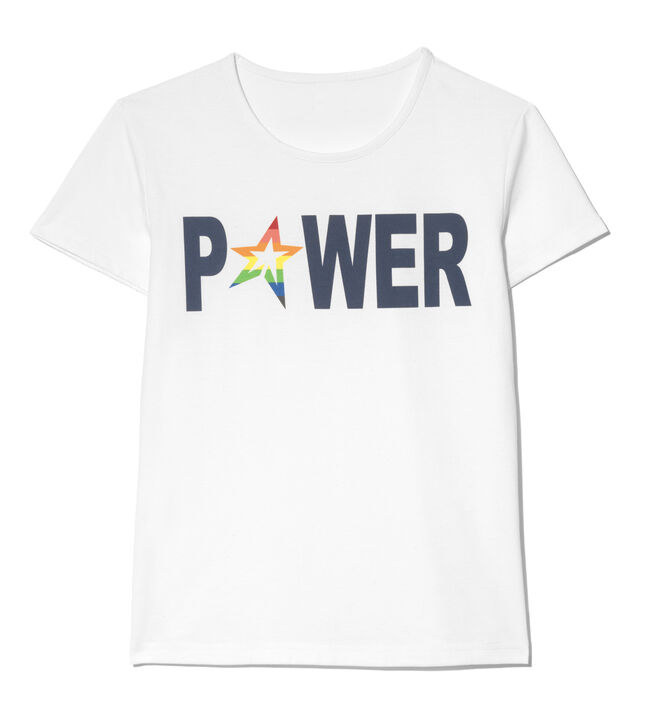 A marca de desporto Perfect Movement enfatiza o "Power" feminino com esta t-shirt