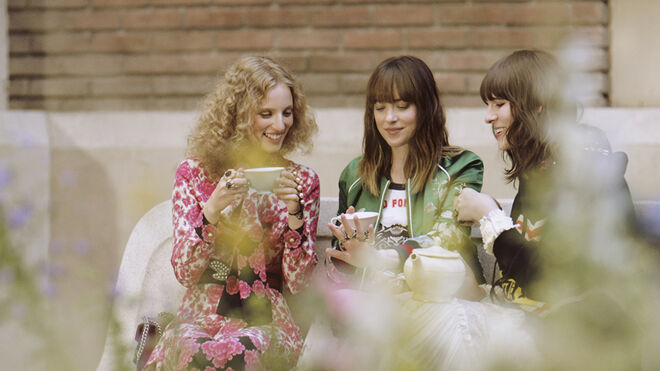 Petra Collins, Dakora Johnson e Hari Nef para o perfume Gucci Bloom