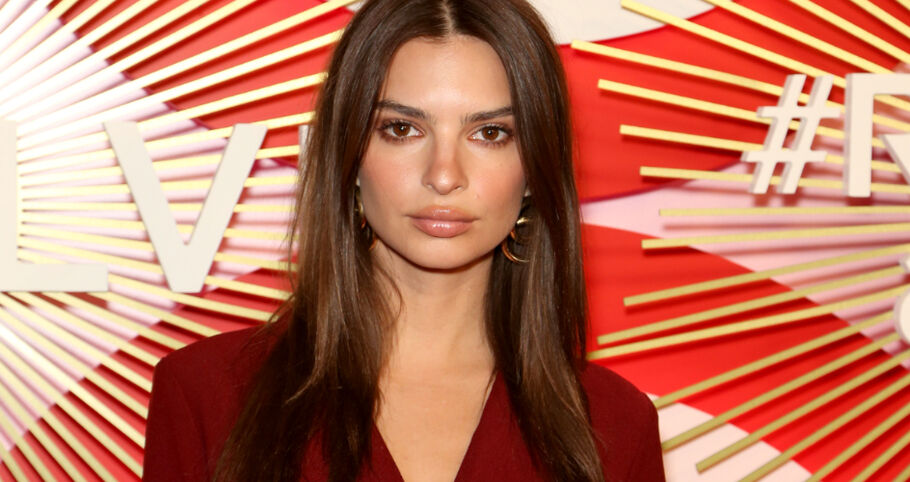 Emily Ratajkowski partilha a sua luxuosa rotina de pele 