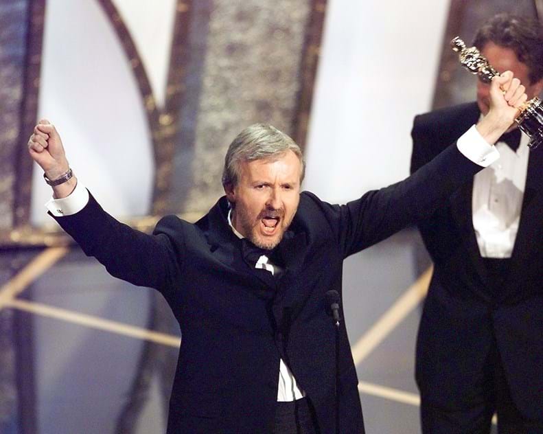 15.  Quando James Cameron aceitou o prémio para Melhor Filme, nos  Óscares de 1998, por 'Titanic', citou o seu próprio filme dizendo “Sou o rei do mundo”. 