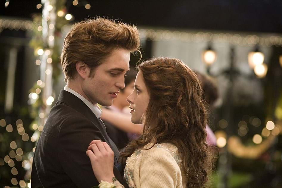 6. Kristen Stewart e Robert Pattison – Os atores que ficaram conhecidos pela saga 'Twilight' conheceram-se em 2008 enquanto filmavam 'Crepúsculo' e ficaram juntos durante a rodagem dos quatro filmes seguintes