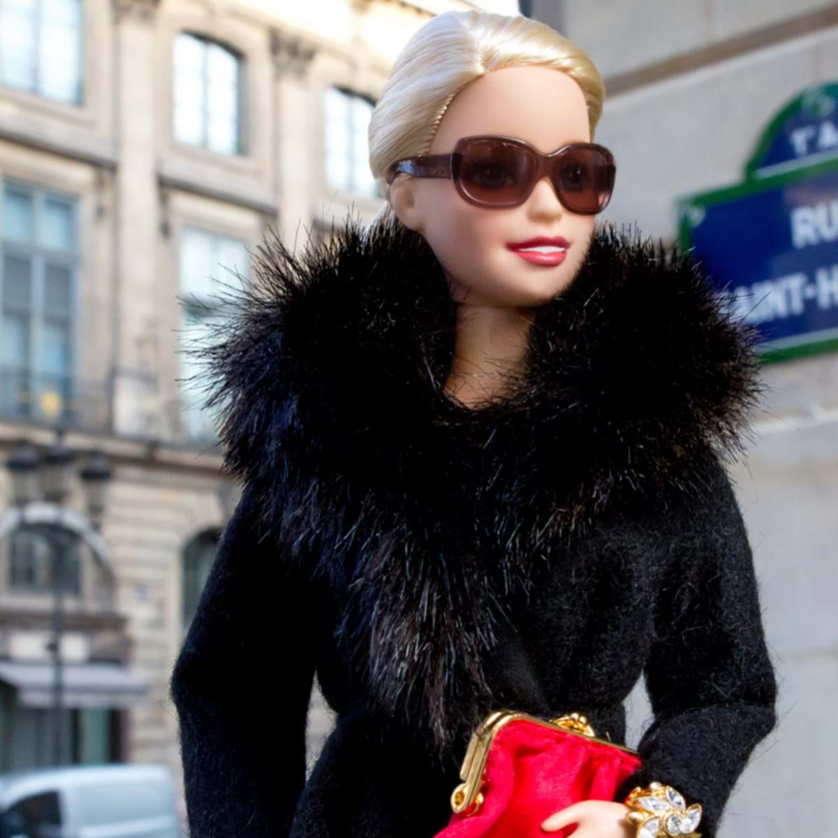 Barbie lança bonecas diversas e inspiradas em tendências de street style