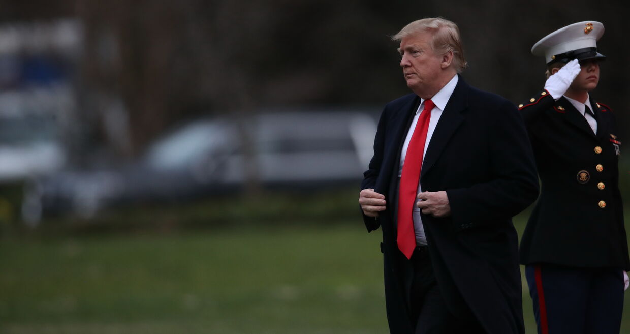 Donald Trump no regresso a Washington após a conclusão da investigação sobre a relação da Rúsia com as eleições norte-americanas de 2016