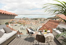 Provar a nova carta do Lumi Rooftop com Lisboa em frente