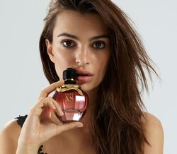Emily Ratajkowski: “As mulheres são uma das coisas que mais me apaixona”