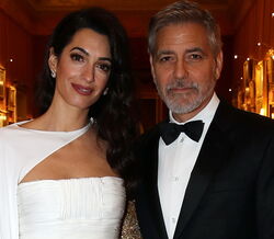 Amal Clooney é a estrela do jantar de solidariedade organizado pelo príncipe Carlos 