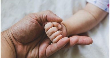 Licença obrigatória do pai aumenta para 20 dias úteis