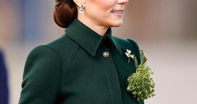 Kate Middleton comemora o dia de St. Patrick em Alexander McQueen