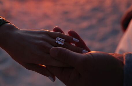 De Jennifer Lopez a Beyoncé, quanto custam os anéis de noivado das celebridades