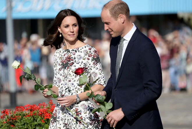 Os futuros reis de Inglaterra numa das suas visitas internacionais, à Polónia em 2017