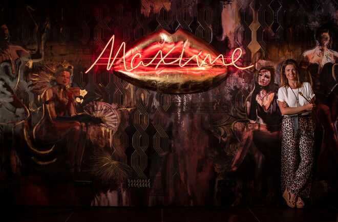 O palco principal foi decorado pela artista plástica e designer Alexandra Prieto