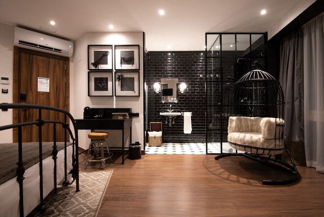 Quarto duplo temático Bondage