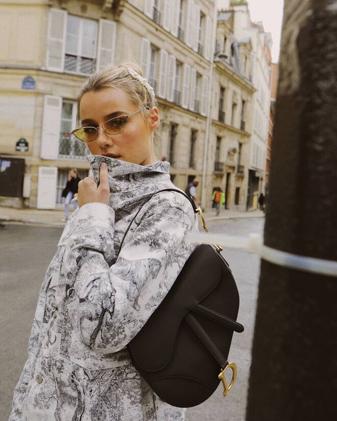 "Pronta para ver as criações incriveis da Dior, saídas da catwalk."