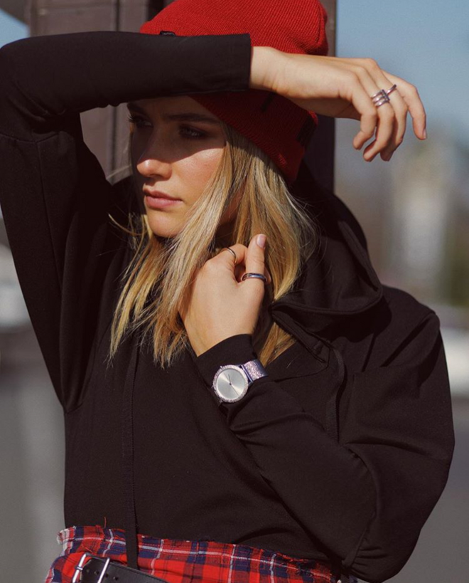 "Pronta para o desfile de Unravel Project, com total look Unravel e acessorios CK da Boutique dos Relógios."