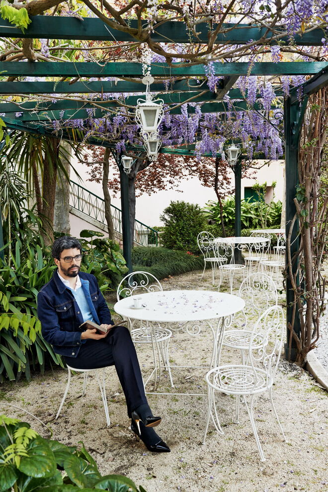 João Tordo, escritor | "Têm de ser altas, magras, louras, bonitas, bem vestidas. Esta 'obrigação' de corresponder aos padrões que os outros estabeleceram é uma tirania"