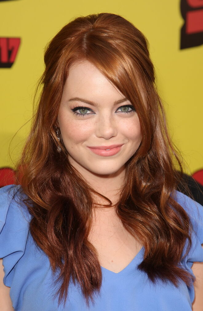 Emma Stone com o seu look mais característico 