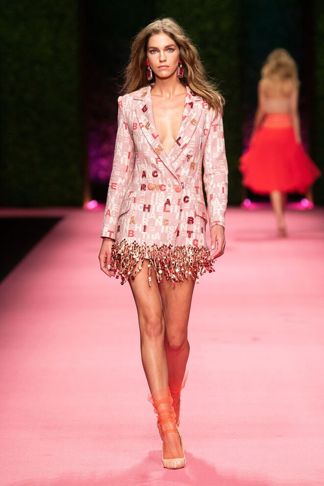 A nova coleção divertida e colorida de Elisabetta Franchi