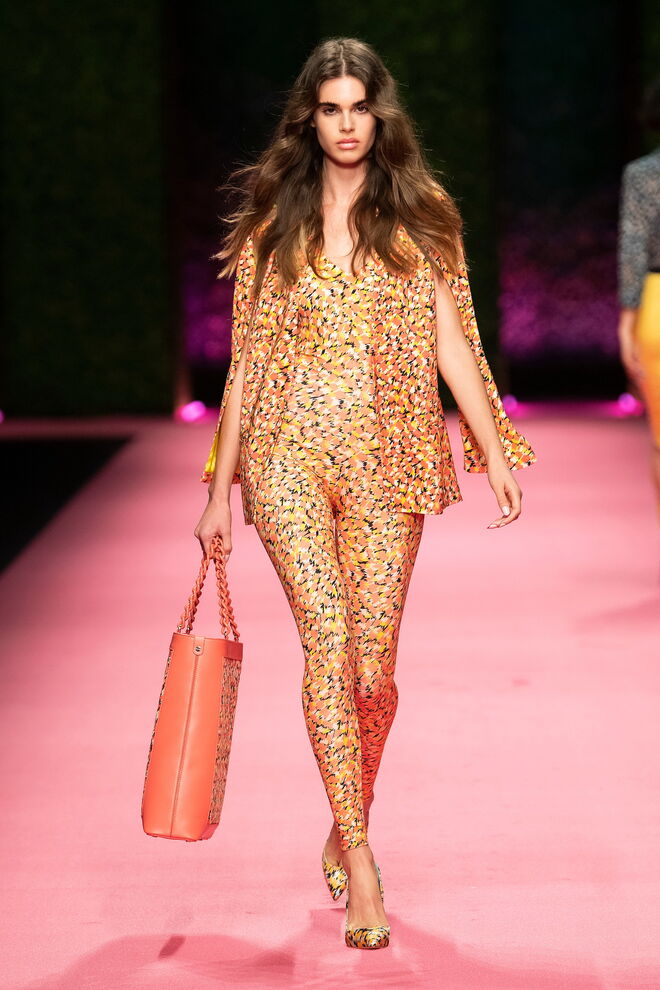 A nova coleção divertida e colorida de Elisabetta Franchi