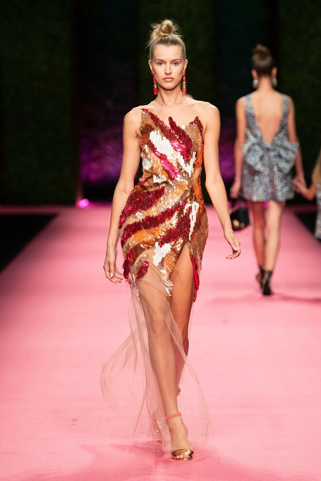 A nova coleção divertida e colorida de Elisabetta Franchi