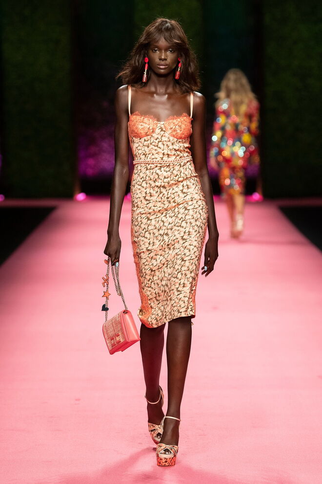 A nova coleção divertida e colorida de Elisabetta Franchi