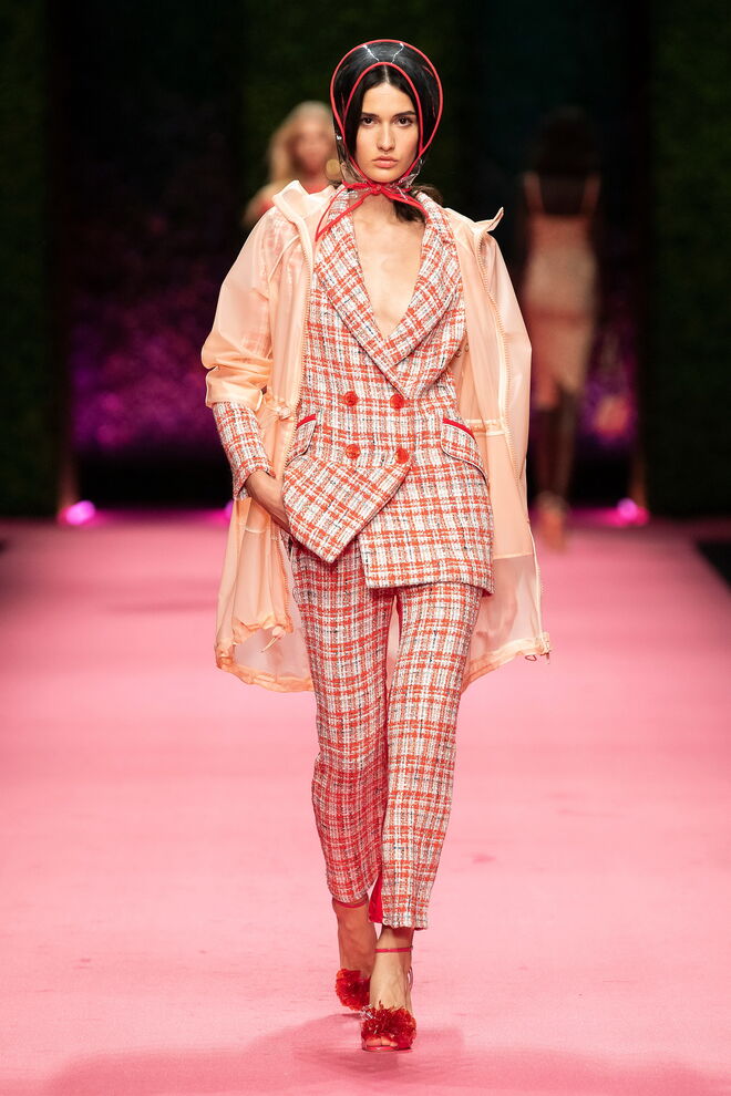 A nova coleção divertida e colorida de Elisabetta Franchi