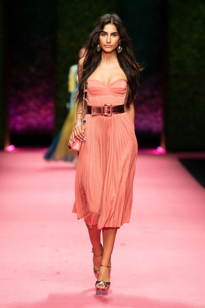 A nova coleção divertida e colorida de Elisabetta Franchi