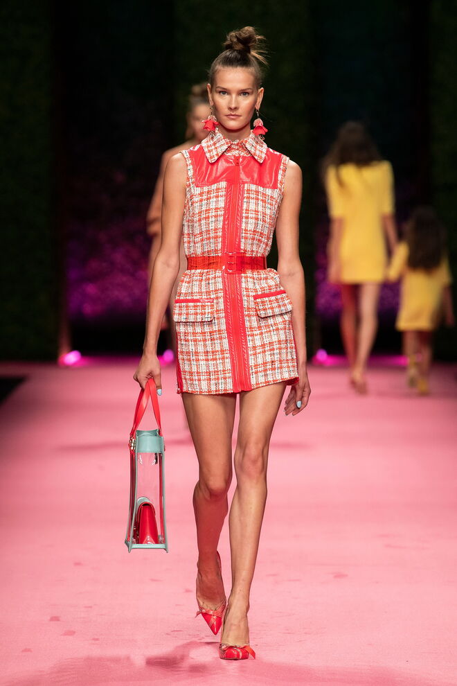 A nova coleção divertida e colorida de Elisabetta Franchi