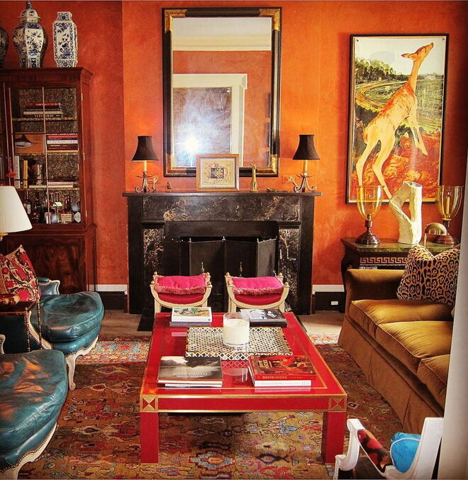 Uma das grandes modas de 2019 é misturar cores garridas 