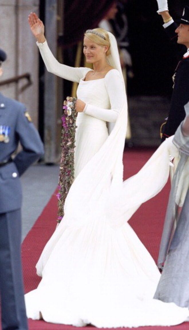 Mette-Marit Tjessem Høiby casou com o príncipe herdeiro Haakon da Noruega, em 2001.