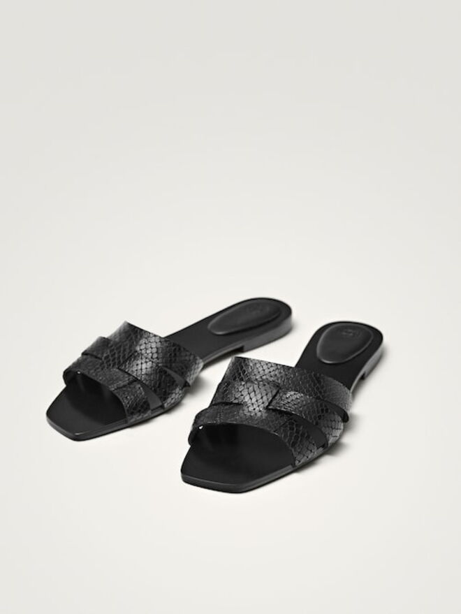 Babuchas rasas, €49,95, Massimo Dutti 