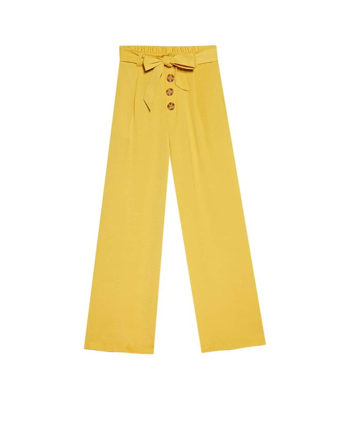 Calça, €19,99, Stradivarius