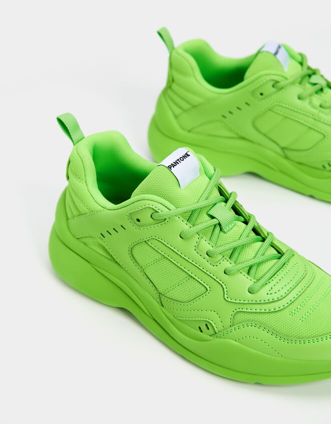 Sapatilhas em néon | €39,99