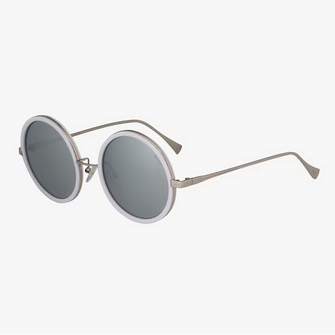 Óculos de sol, €99, Moss na Optivisão