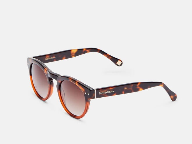Óculos de sol, €89,90, Pedro del Hierro