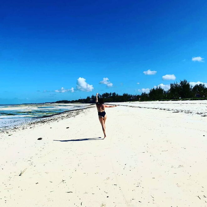 A atriz Ana Guiomar a aproveitar as férias na Tanzânia 