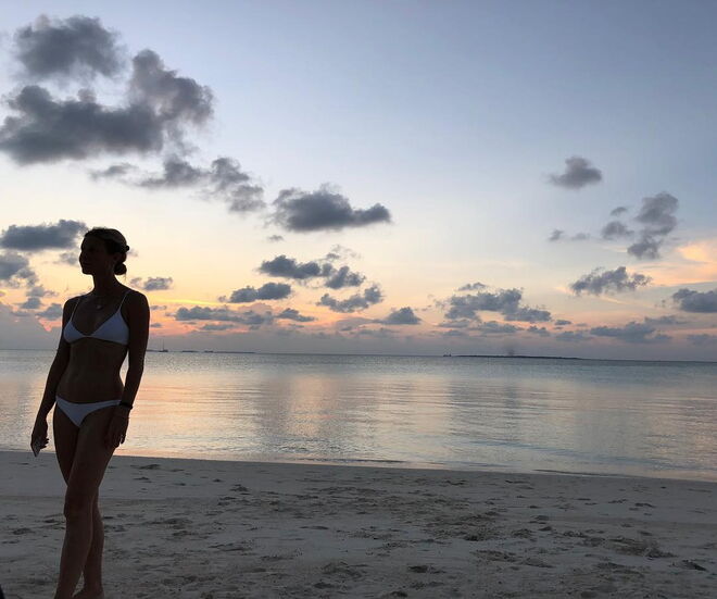 A atriz Gwyneth Paltrow celebra o ano novo com este lindo pôr do sol nas Maldivas