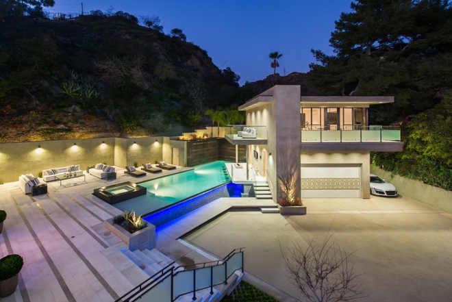 Mansão de férias de Rihanna em Hollywood.