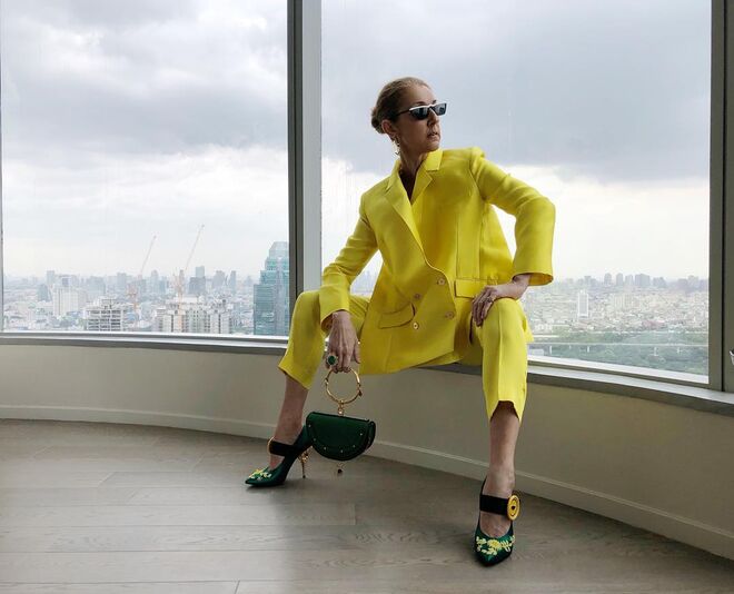 Céline Dion em Prada e Chloé