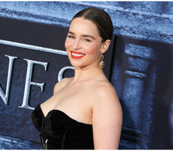 Emilia Clarke partilha mais detalhes sobre a operação que lhe salvou a vida