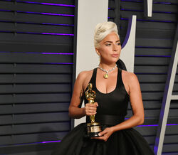 Lady Gaga revela ter ficado grávida após uma violação aos 19 anos
