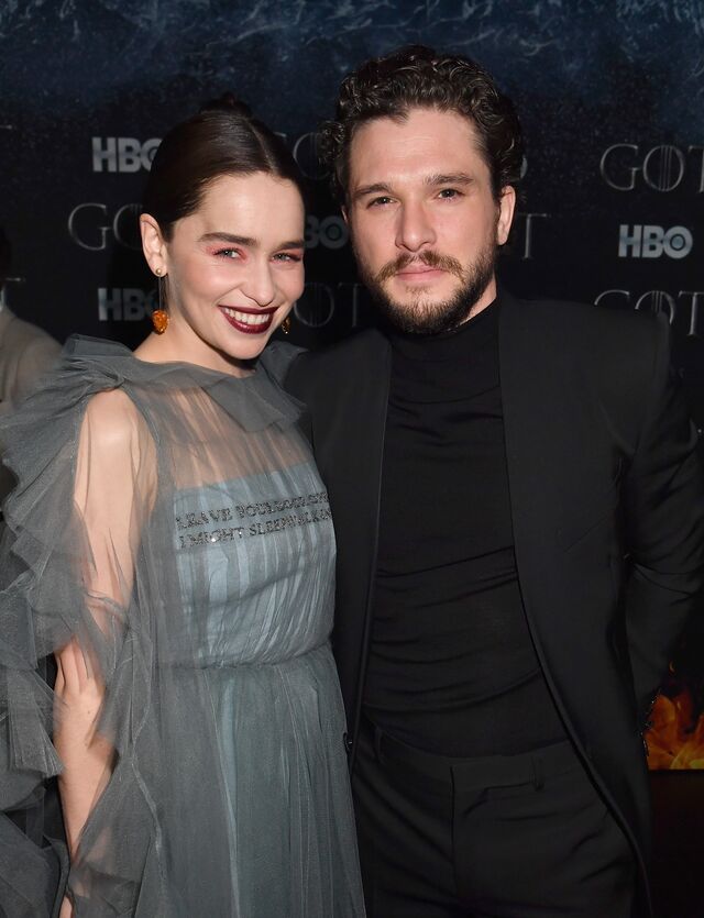 Emilia Clarke e Kit Harington