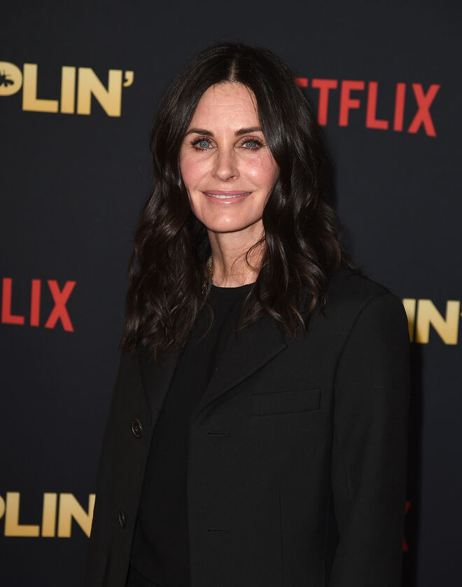 Gémeos, 21 de maio a 20 de junho, Courteney Cox: A lua nova a 5 de abril trará novas caras e amizades à vida da nativa de Gémeos
